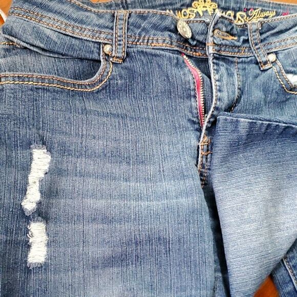 Almost Famous Skinny Jeans - Picture 5 of 11